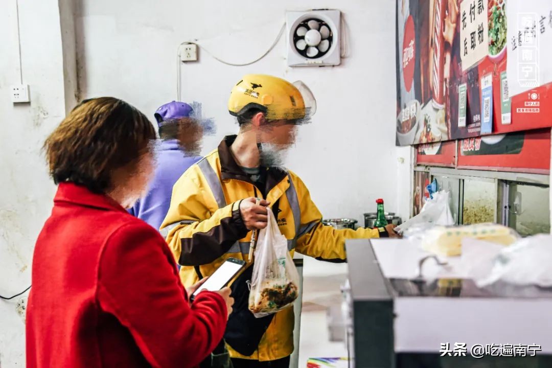 桂林本地人爱吃的桂林米粉,一碗桂林米粉吃出了我儿时味道