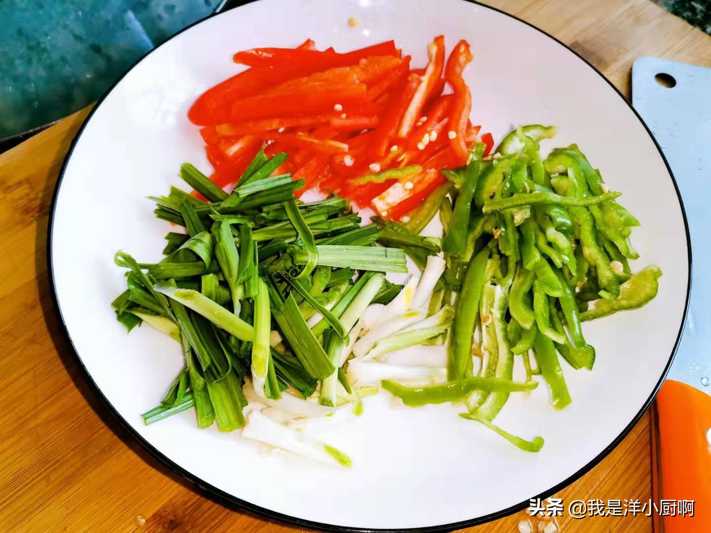 下酒菜脆爽猪皮,猪皮这么做再也不用买下酒菜了