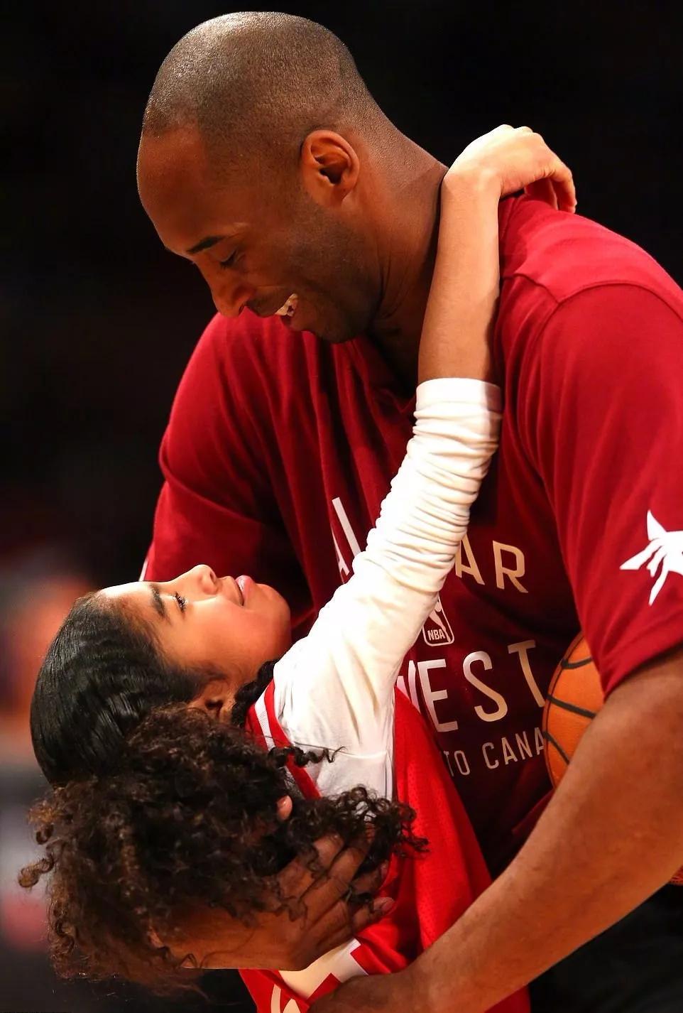 她与巨星19年的婚姻：出轨、争议、甜蜜与永别