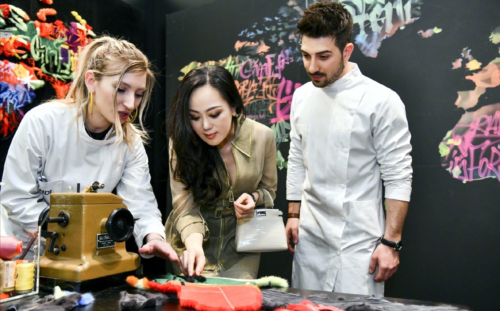 章小蕙花光两个亿,章小蕙亿万富豪