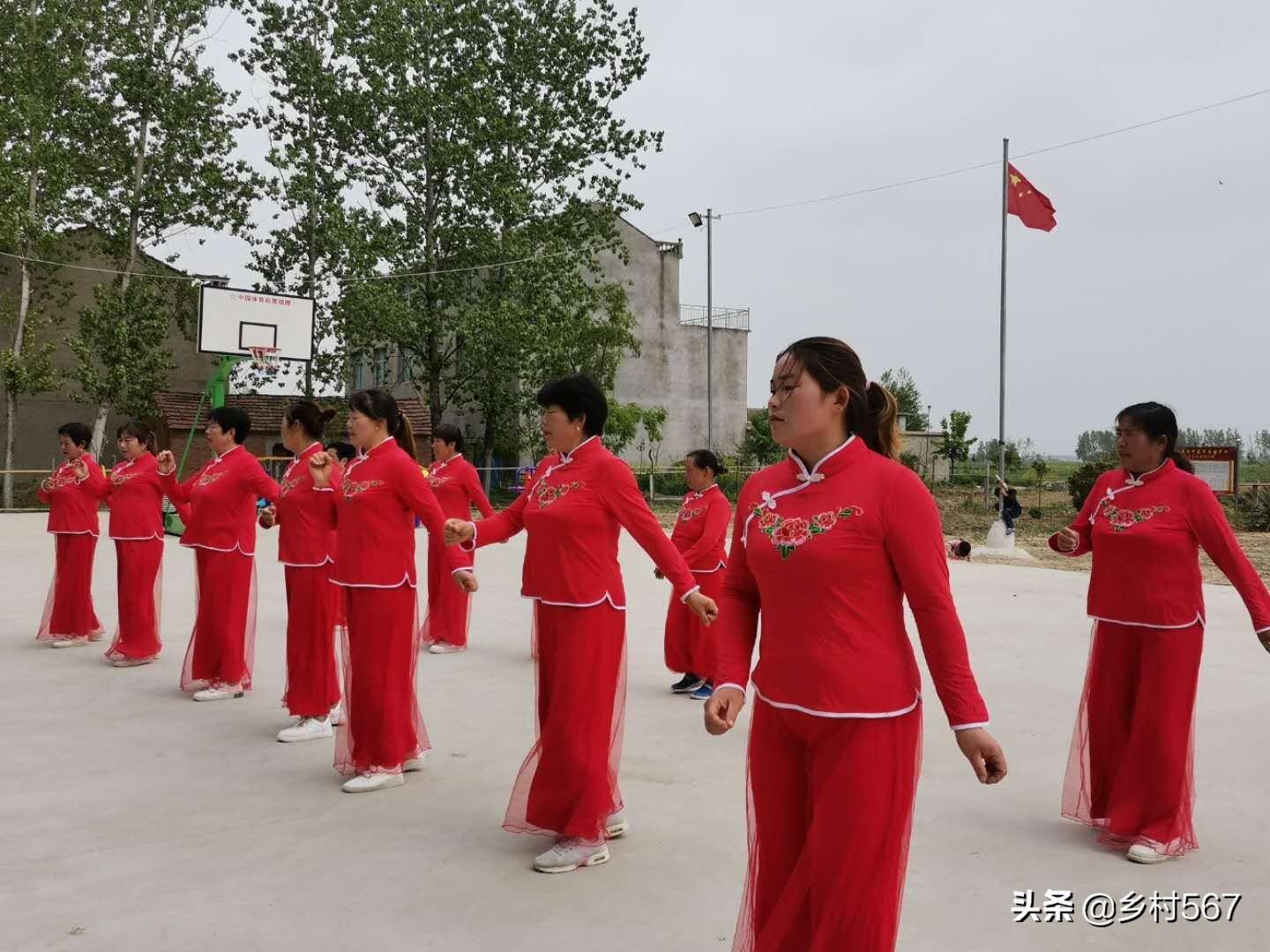 昔日垃圾场今日成美景,昔日脏乱差改造成公园