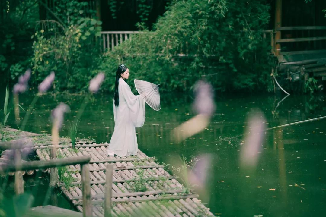 浅水喧哗深水沉默,浅水喧哗深水沉默深度好文