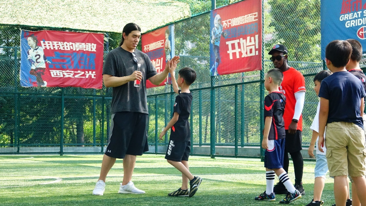 nfl球队出场仪式超燃,nfl橄榄球出场隐形战机助威