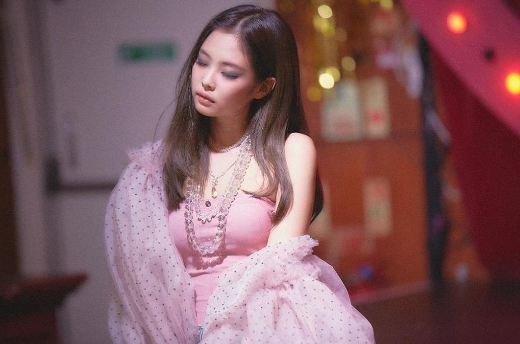 网纱连衣裙jennie,jennie连衣裙ins图