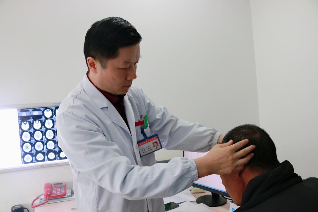 刀锋上的追梦“舞”者——记舒城县人民医院神经外科主任蒋昌政