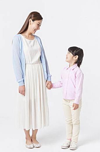 三岁宝宝被宠坏的表现,3岁孩子被老人惯坏后怎么纠正