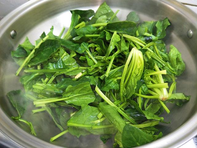 炒菠菜有点涩怎么办,炒菠菜怎么有铁腥味