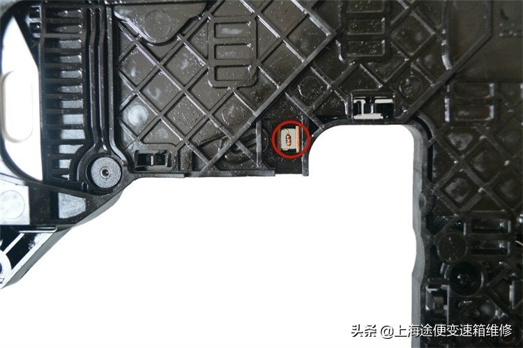 09年宝马730修变速箱讲解,2011年宝马730变速箱传感器故障