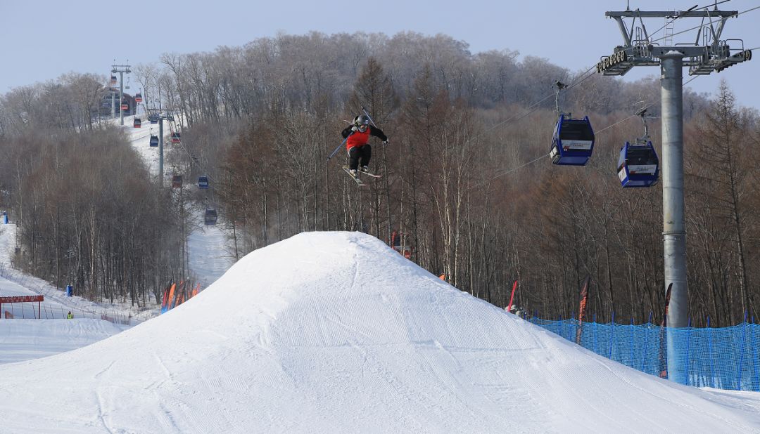 单板滑雪训练营,单板滑雪冬令营入门