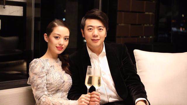 《幸福三重奏》钢琴王子与公主之间的爱情