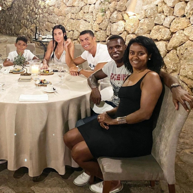 C罗最好朋友何塞的妻子去世，仅34岁，球星发文“永远不会忘记”