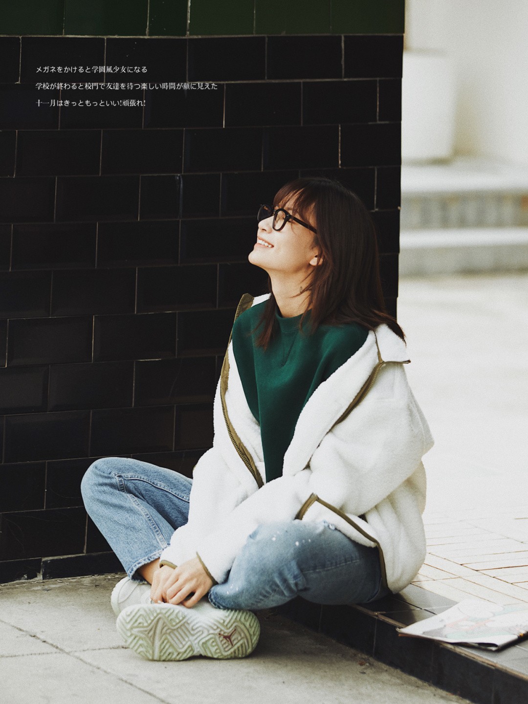 中长款卫衣怎么搭配才好看秋天,卫衣的几种搭配法时髦舒适又减龄