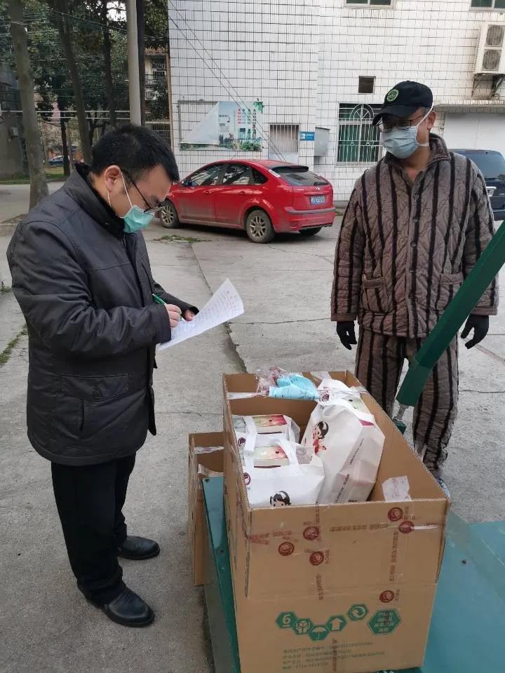 战“疫”有我：中国铁塔荆州分公司*党**员干部积极参加社区疫情防控