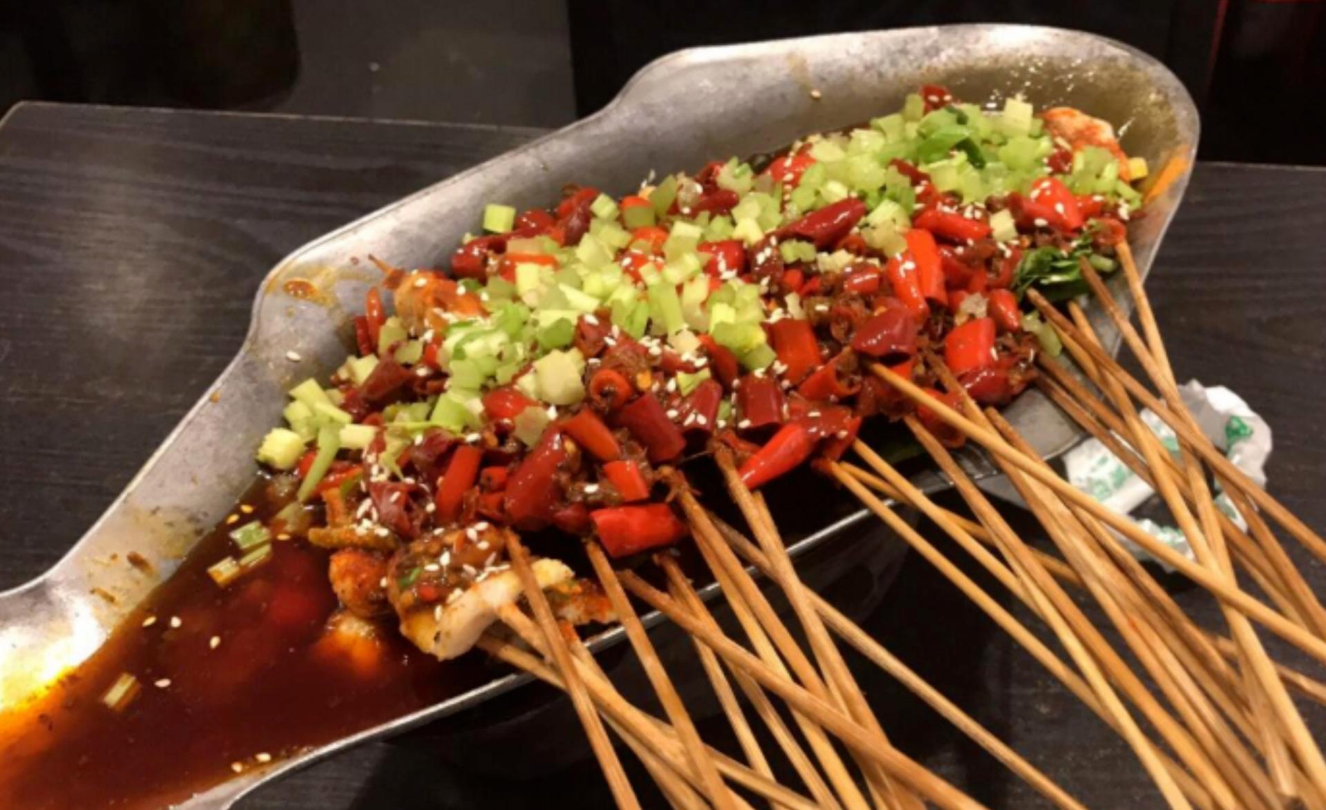 成都本地人去的小吃街,成都美食攻略小吃街建设路