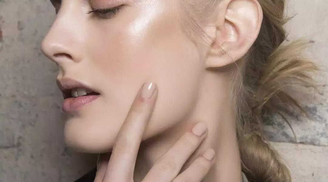 怎样改善油性皮肤问题,怎样改善油性皮肤长痘