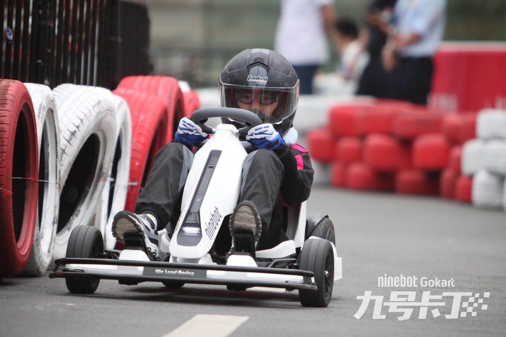 奔跑在CBD的九号卡丁车赛
