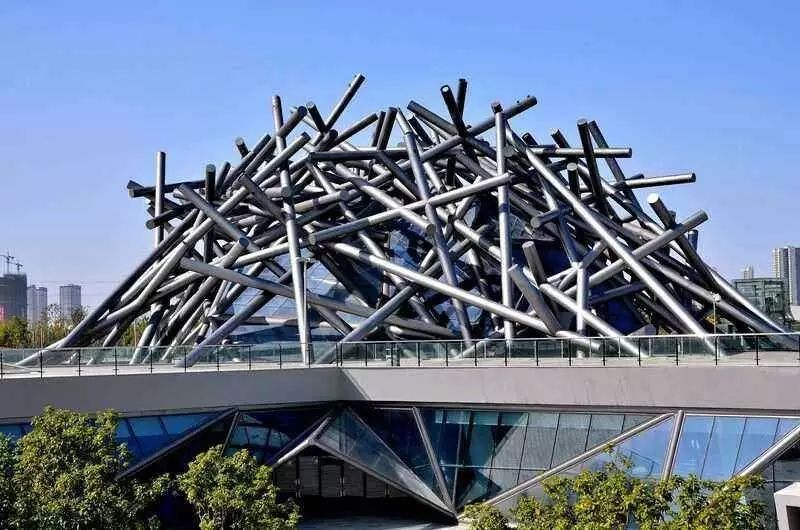 许家印120亿打造莲花形足球场,许家印恒大足球专业足球场