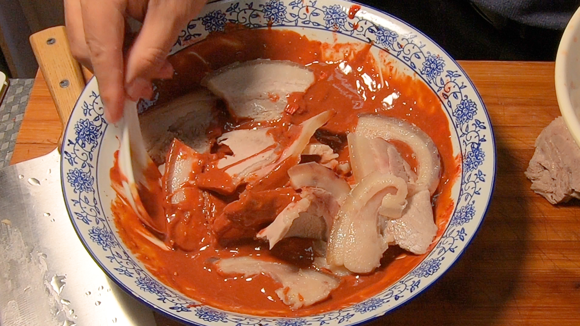 做腐乳为什么不能有油,做腐乳时不放红曲