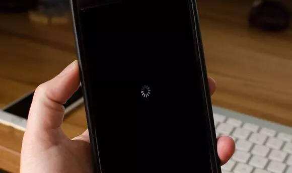 手机屏黑屏怎么回事,手机屏黑屏打不开什么情况