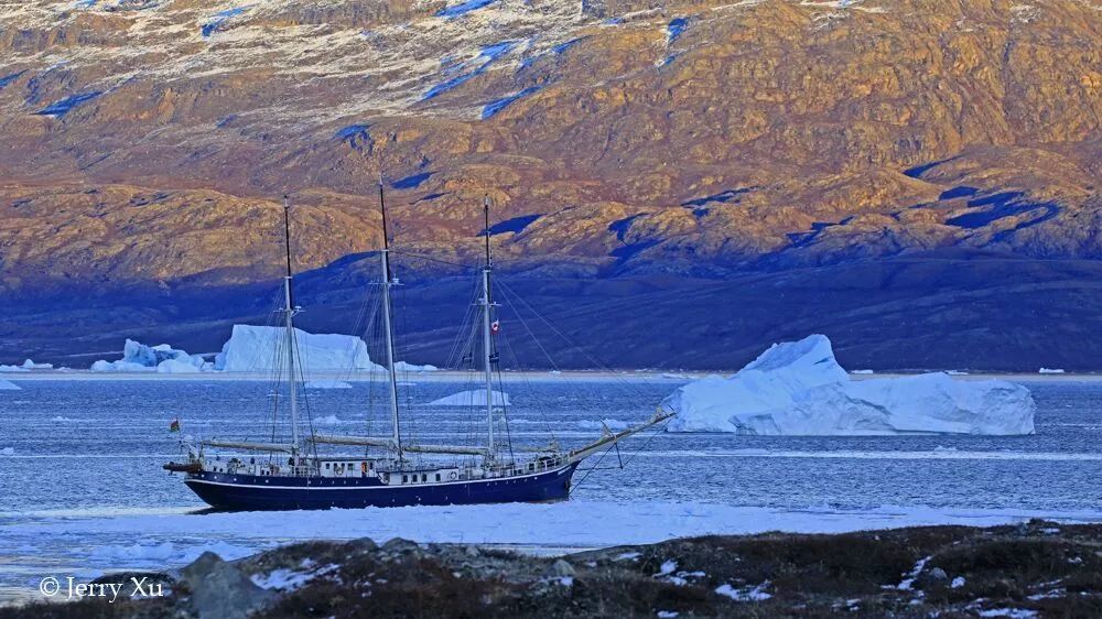 格陵兰的东海岸居然那么绚丽多彩，难怪特朗普想要买下来