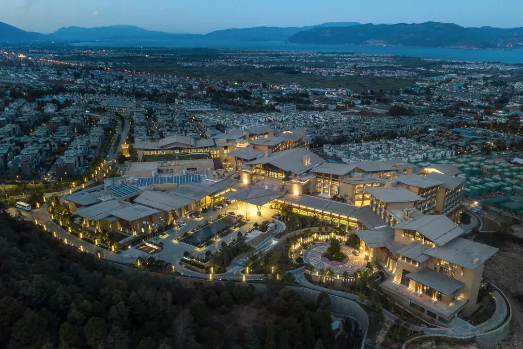 大理洱海苍山希尔顿,背靠苍山面朝洱海