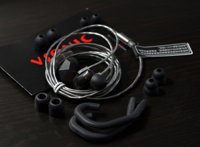 国产百元头戴式耳机推荐,国产耳机爆款