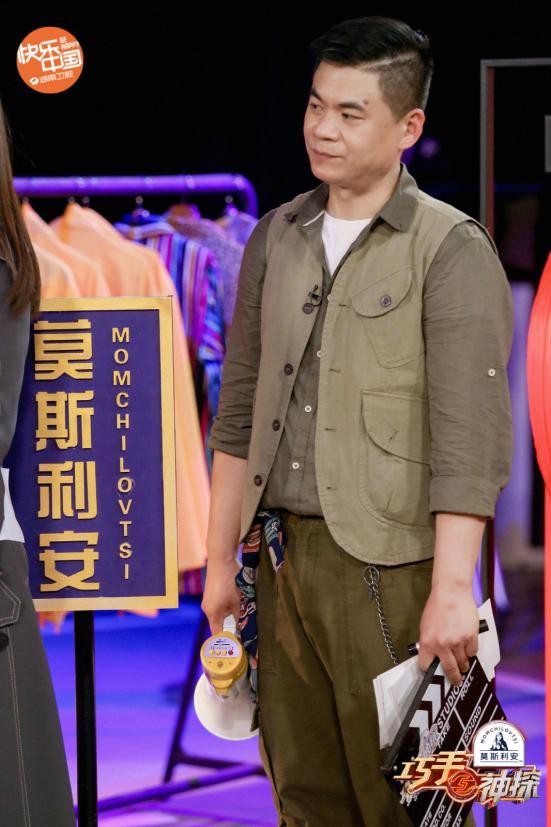 巧手神探杨颖,巧手神探杨颖假扮蜡像