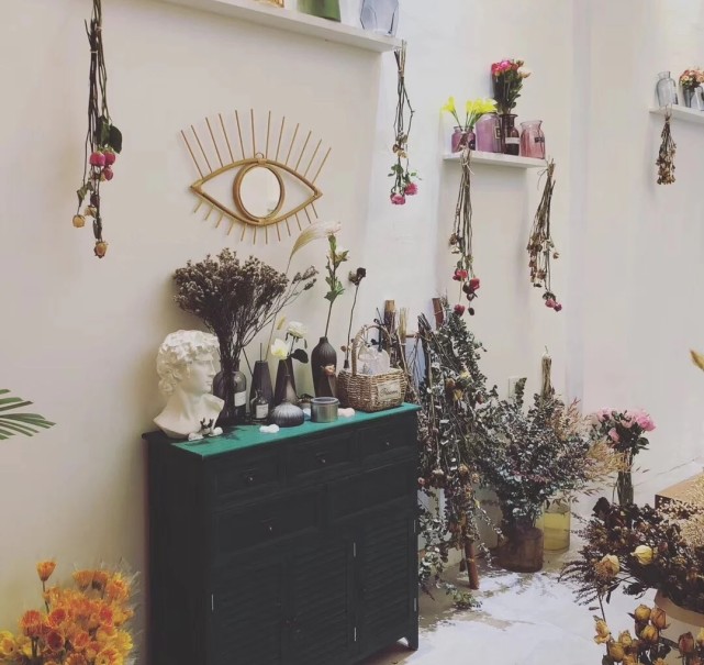 开花店怎样赚钱,成都开花店赚钱吗