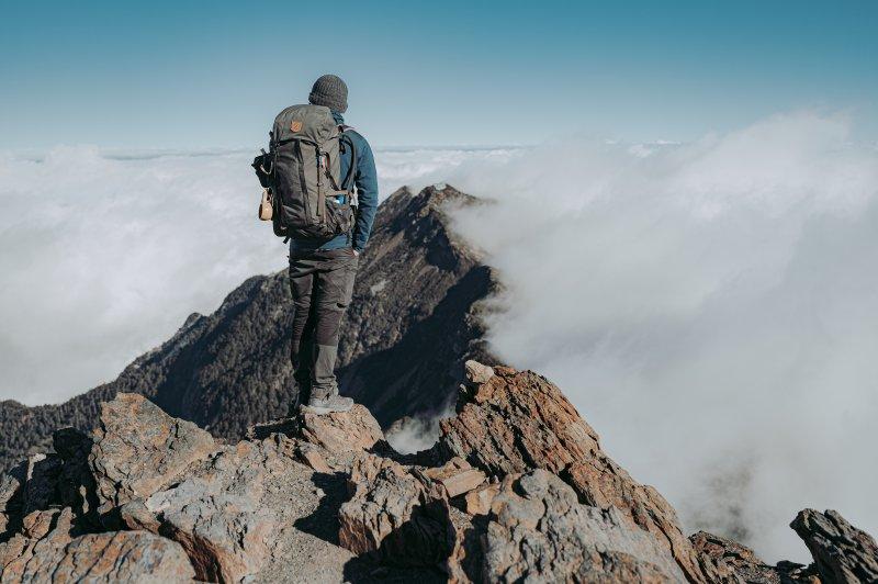 瑞典北极狐fjallraven羽绒服m码,fjallraven北极狐双肩包75折