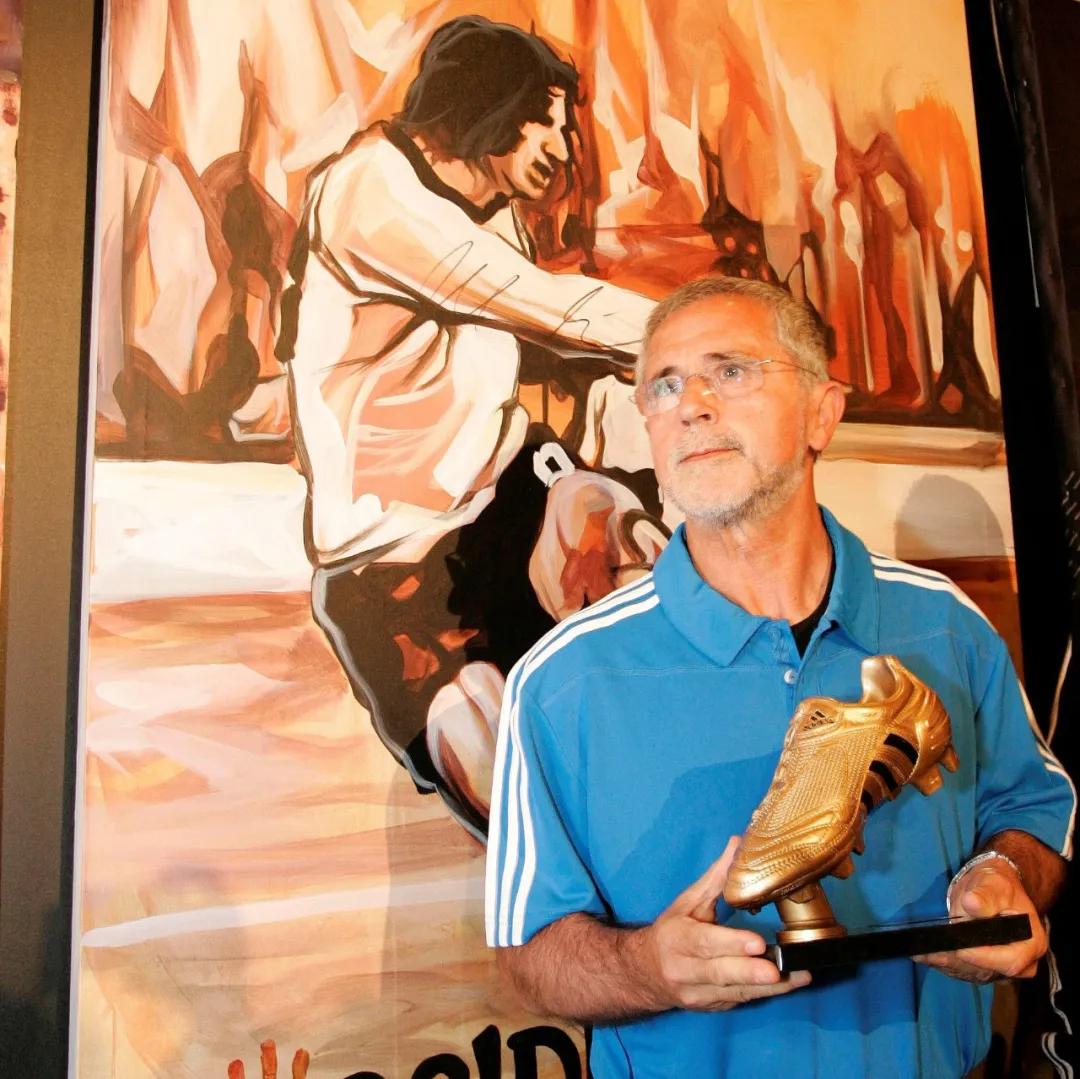 盖德穆勒28岁退役,天下足球拜仁传奇巨星盖德穆勒