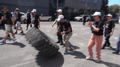 特警训练遭群众围观,特警魔鬼式训练