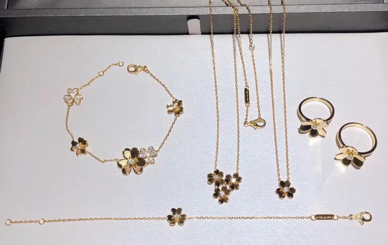 梵克雅宝手镯值得收藏吗,隐秘式镶嵌梵克雅宝手镯