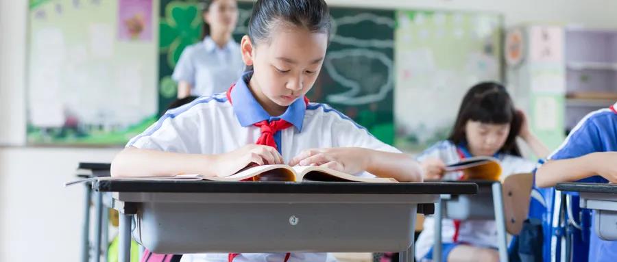 17岁了还尿床怎么治愈,19岁女孩尿床偶尔正常吗