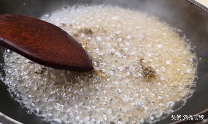 怎么用家里的材料就能做一杯奶茶,在家做奶茶不用牛奶的方法