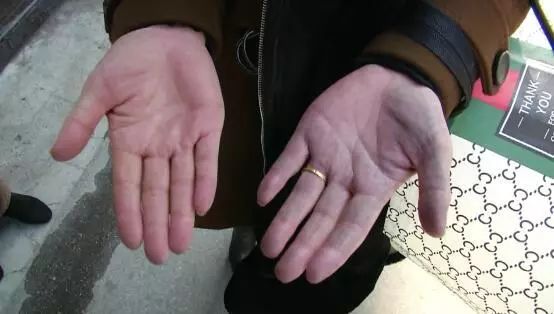 大姐买皮草,大姐花2600买了一件皮草