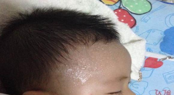 小孩子爱出虚汗需要补锌吗,宝宝出虚汗是缺锌还是缺钙