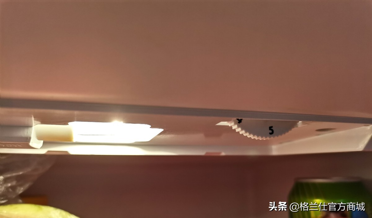 夏天天气热把冰箱里温度调到几度,容声冰箱夏季温度应该调到多少度