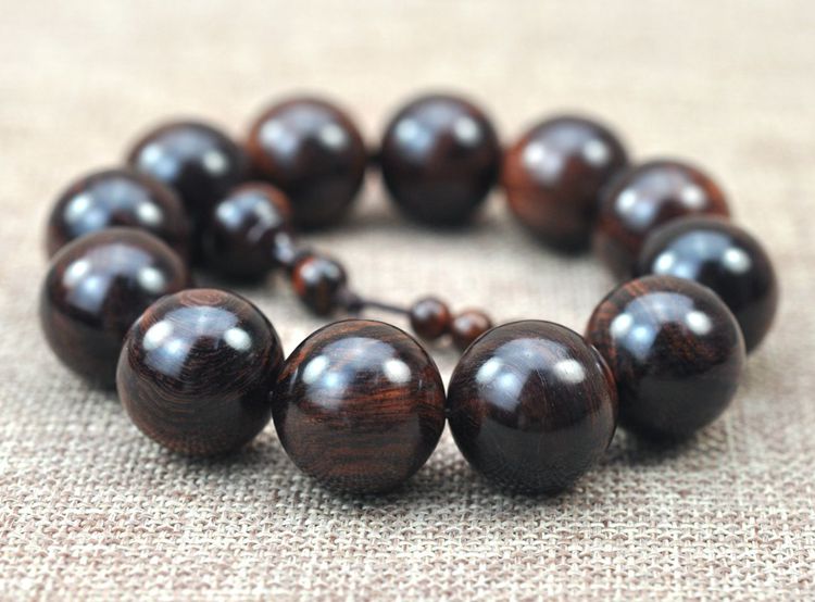 海黄与越南黄花梨的主要区别,越南黄花梨和海黄哪个好