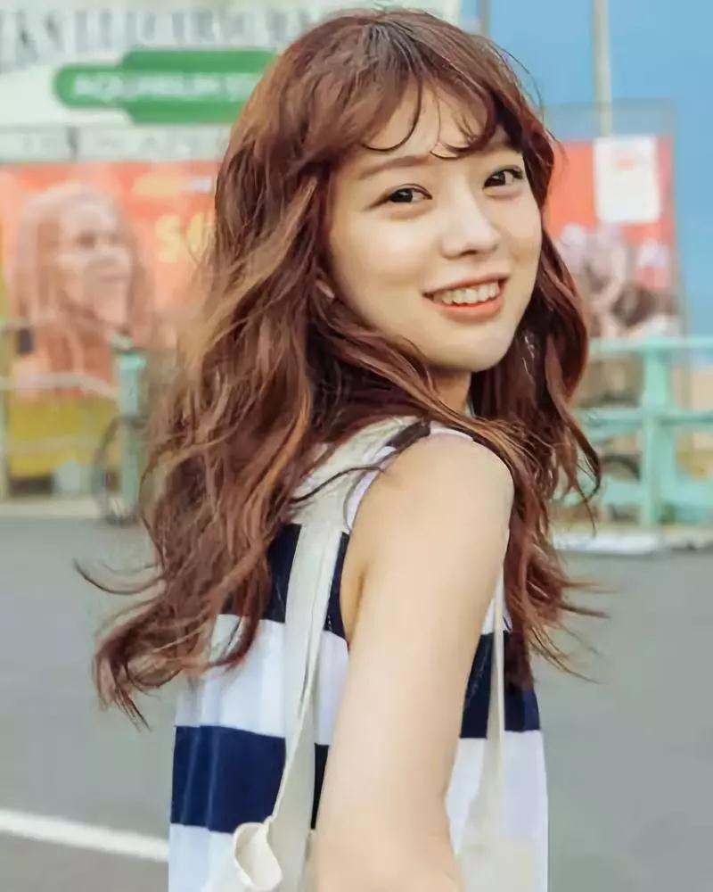 今年流行什么款的卷发,今年流行哪一款卷发