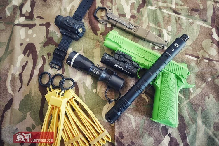 纳丽德nex15寸带灯伸缩棍简评,纳丽德nex棍暴力测试