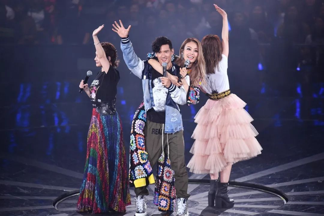 容祖儿张学友刘德华,容祖儿演唱会刘德华出场