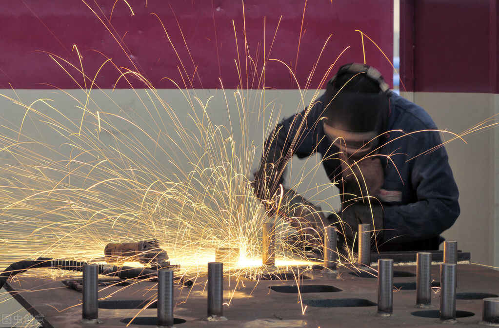 水电工学徒一般多少钱一天,水电工入门教学