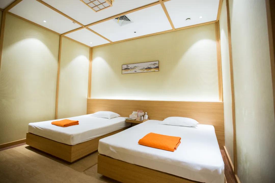 儿童汗蒸温泉儿童乐园,汗蒸大厅加儿童乐园图片