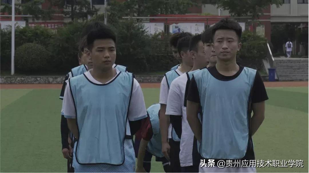 热情，让足球飞起来新青联足球社首届”绿茵杯足球比赛正式开幕