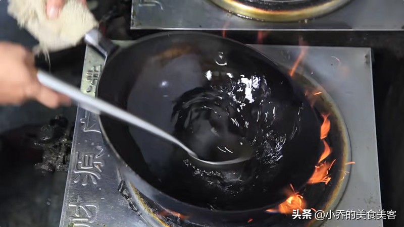 炒菜怎样才有锅气,炒菜所说的锅气是什么