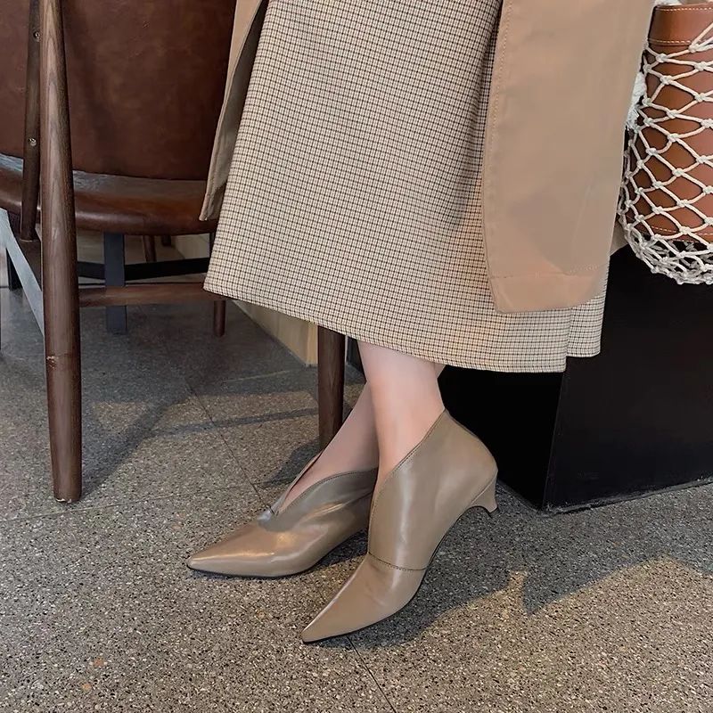 马丁靴彻底过时了,马丁靴怎么选择显腿小又年轻