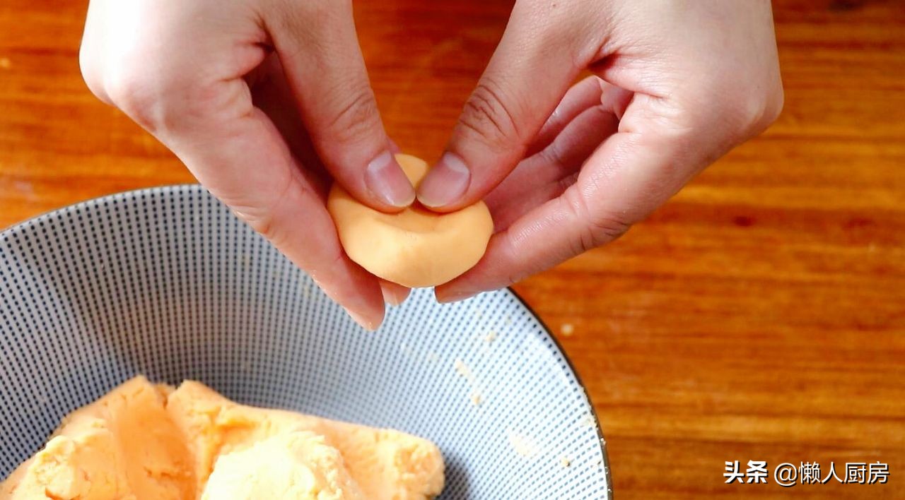 红薯丸子怎么和面好吃,红薯丸子油炸几分钟