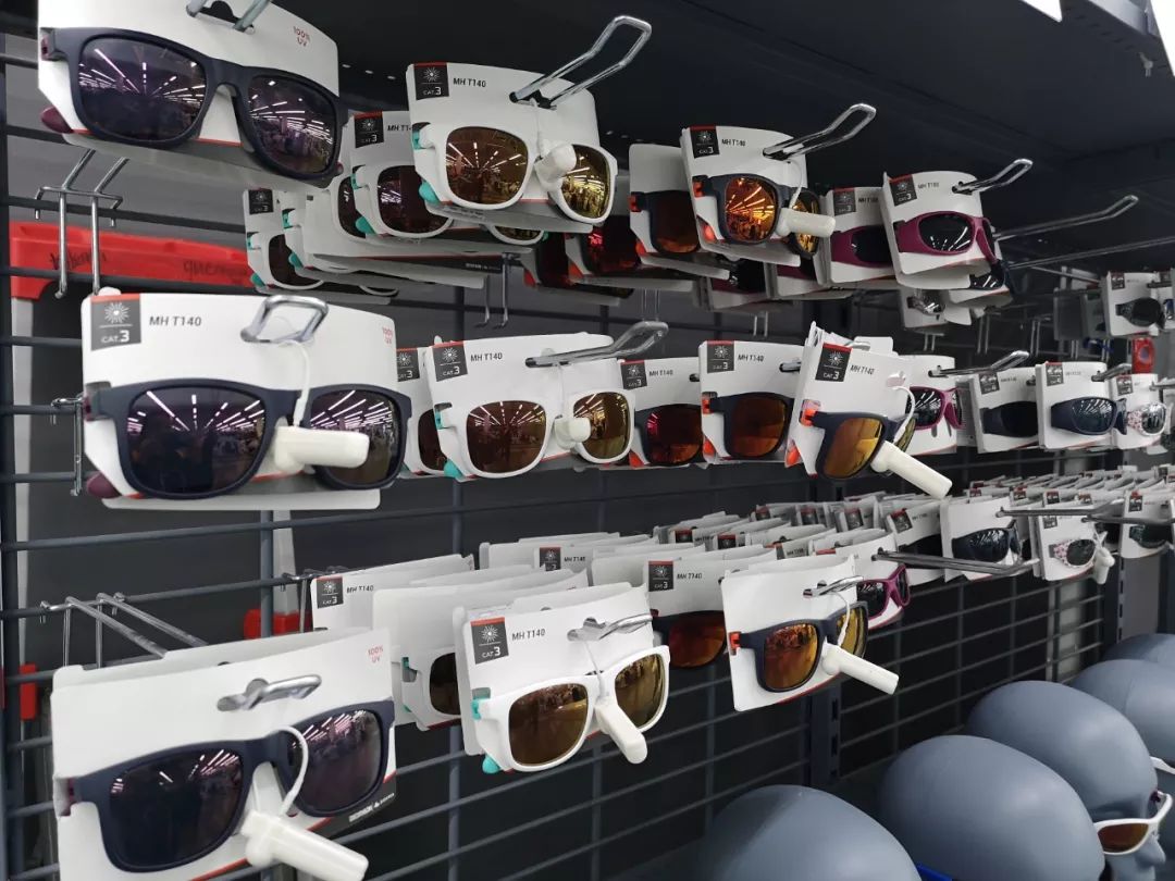 给娃挑太阳镜,孩子怎么选墨镜