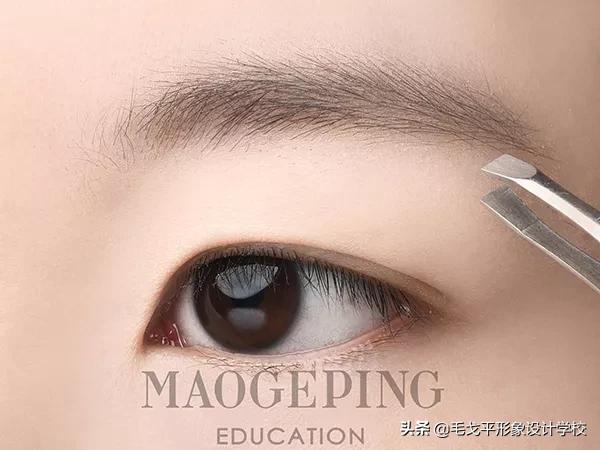 正确的修眉画眉方法,简单的修眉技巧和画眉方法
