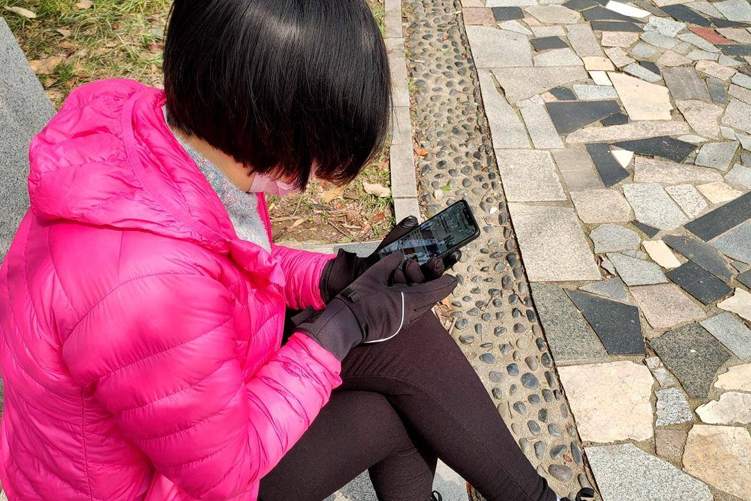 秋冬户外保暖加绒防水防触屏手套,鹿绒保暖触屏手套